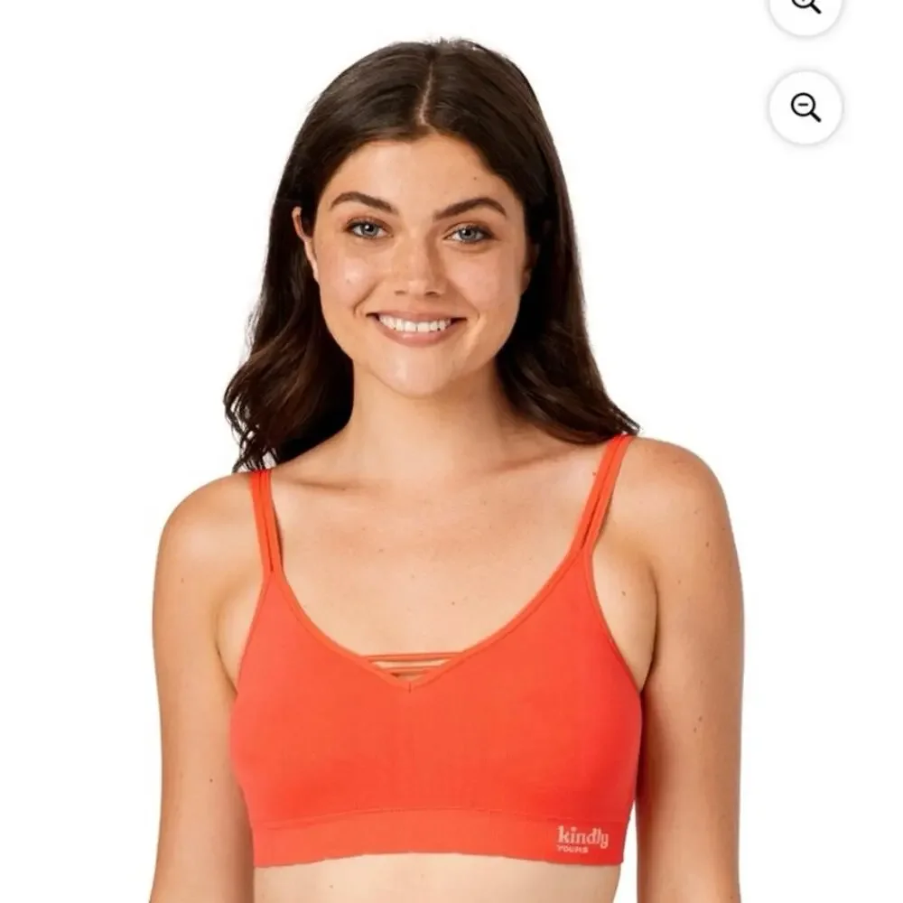 Kindly Yours Women's Seamless‎ Pullover V-Neck Bralette, Size S - Cherry Red NEW